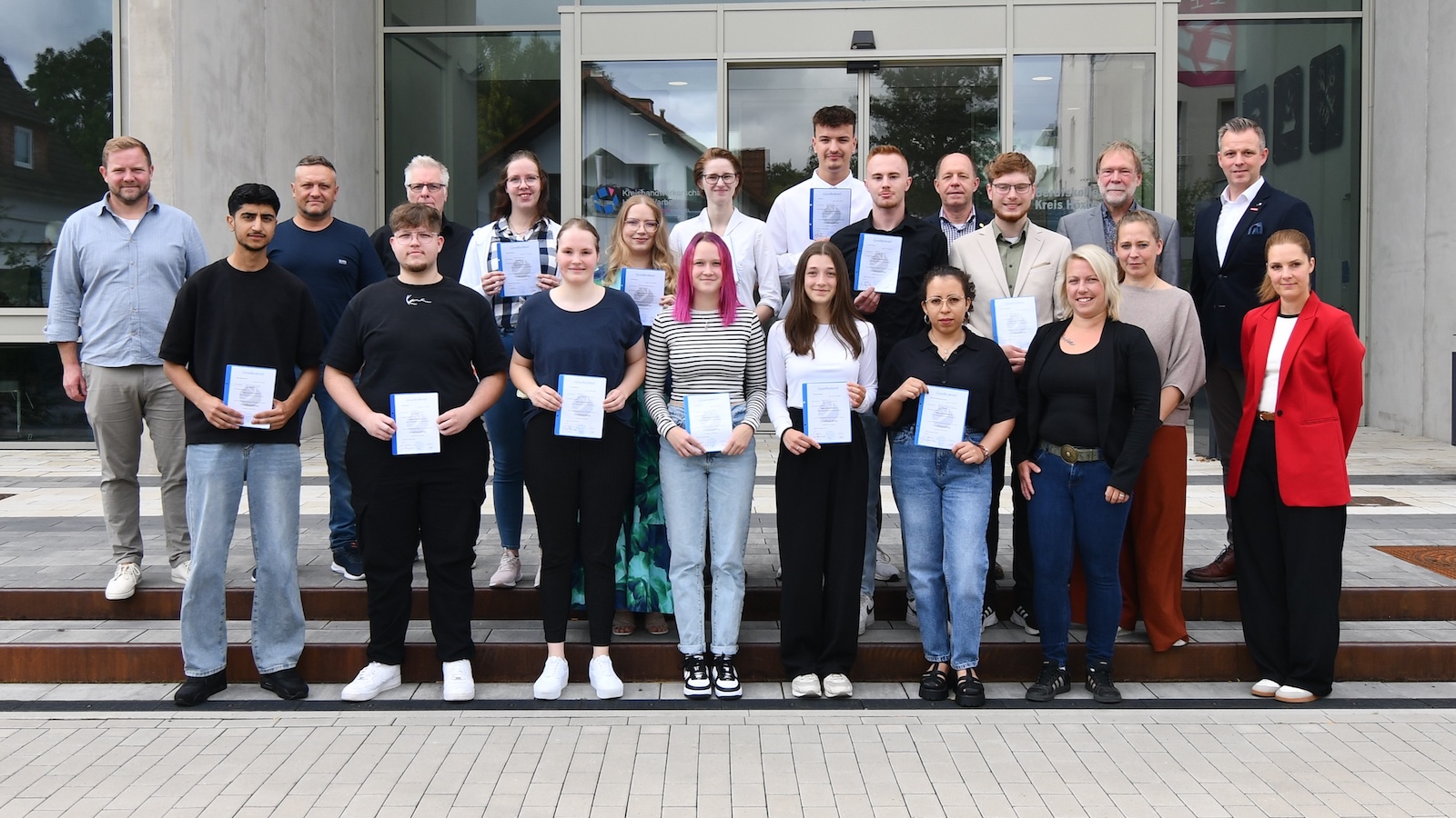 Kreativität und Präzision im Fokus: Lossprechung im Maler- und Lackiererhandwerk