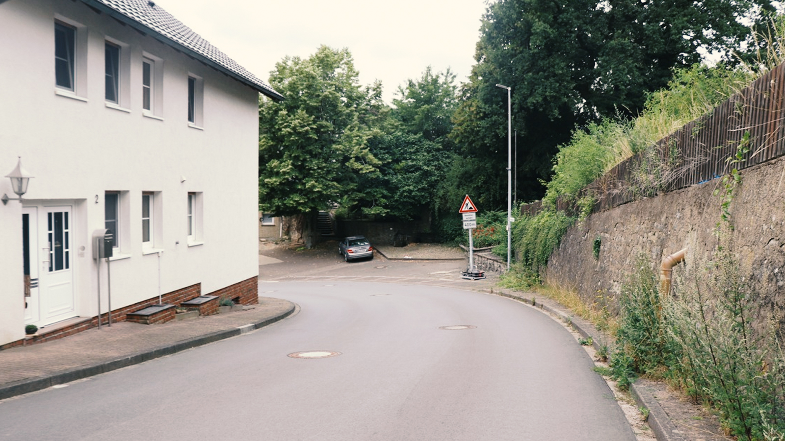 Schutz durch Helme: Radfahrerin bei Unfall in Jakobsberg schwer verletzt