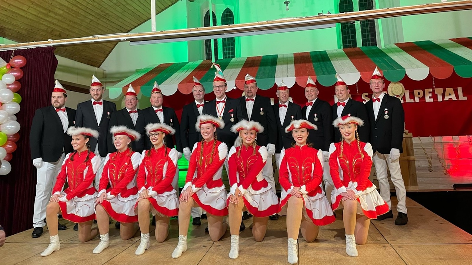 Brenkhausen fliegt durch das All – galaktisch guter Karneval 