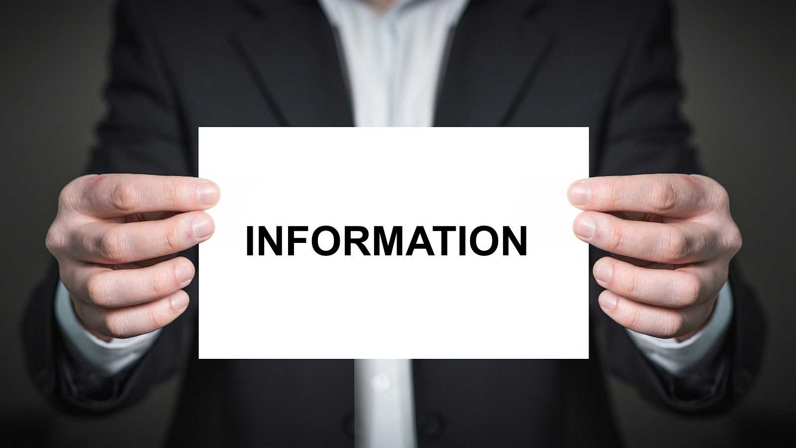 Kundgebung in Höxter: Kritik am Kinderbildungsgesetz vor der Stadtverwaltung